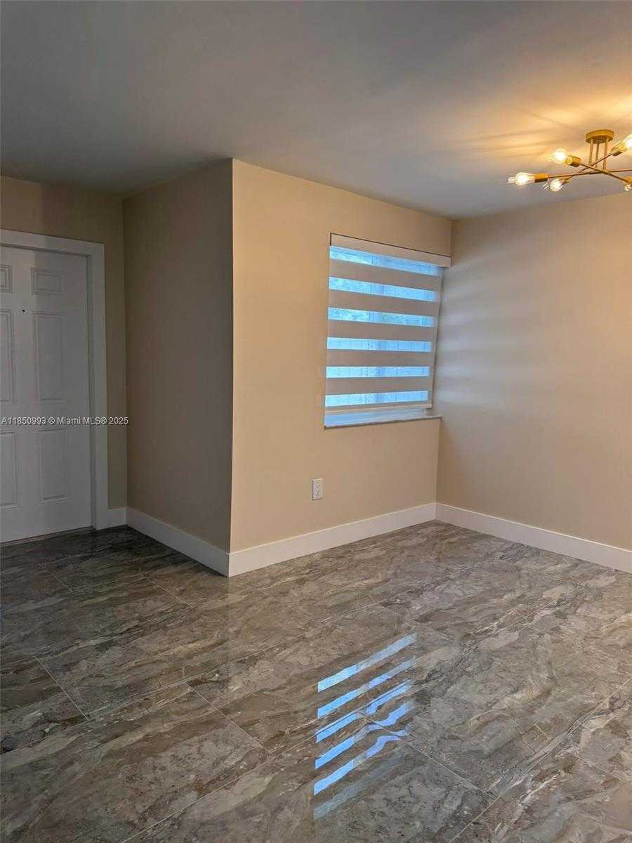 Small Image of 4520 SOUTH WEST 68TH CT CIR #30-5, Miami Number 7