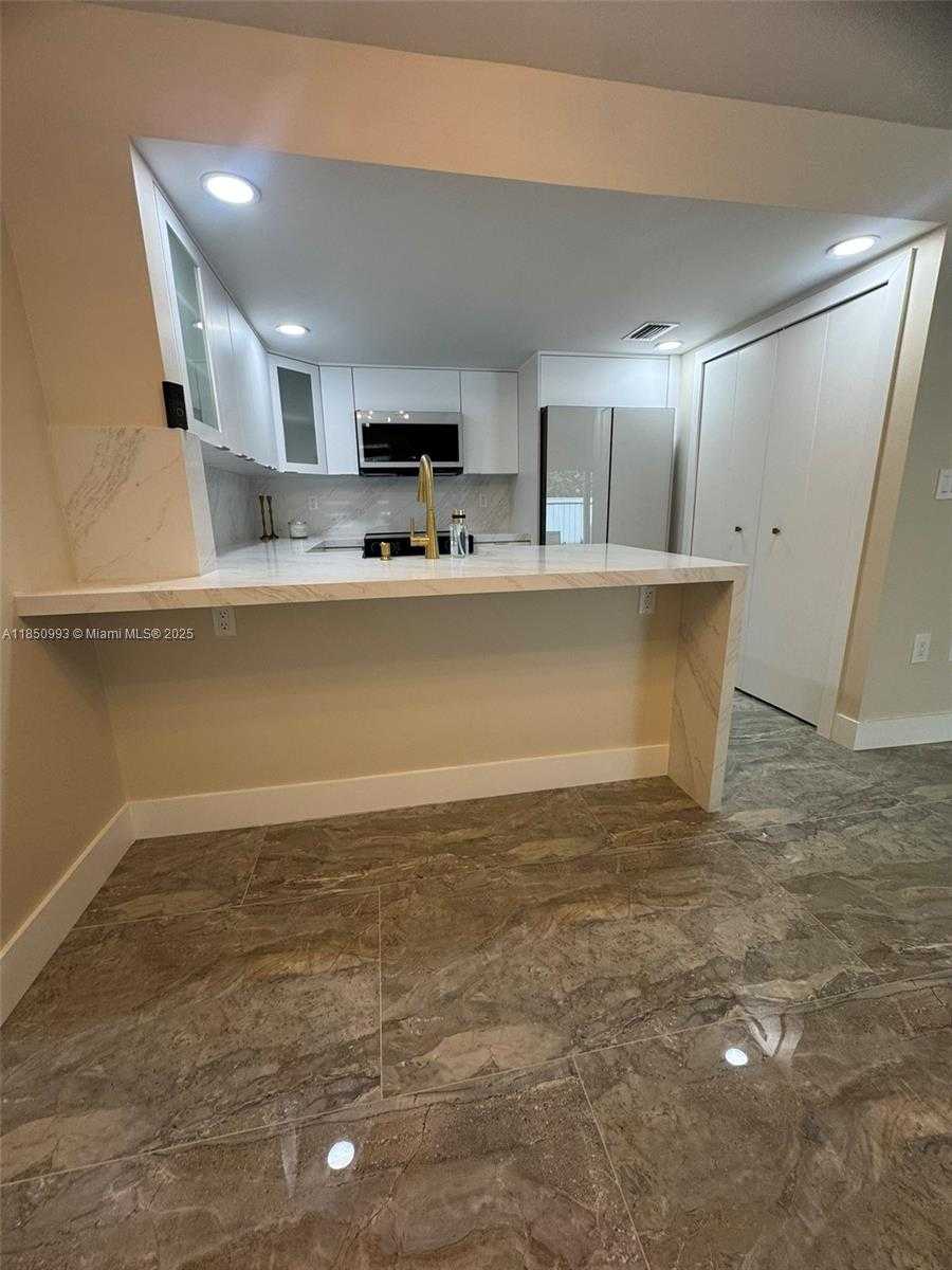 Small Image of 4520 SOUTH WEST 68TH CT CIR #30-5, Miami Number 8