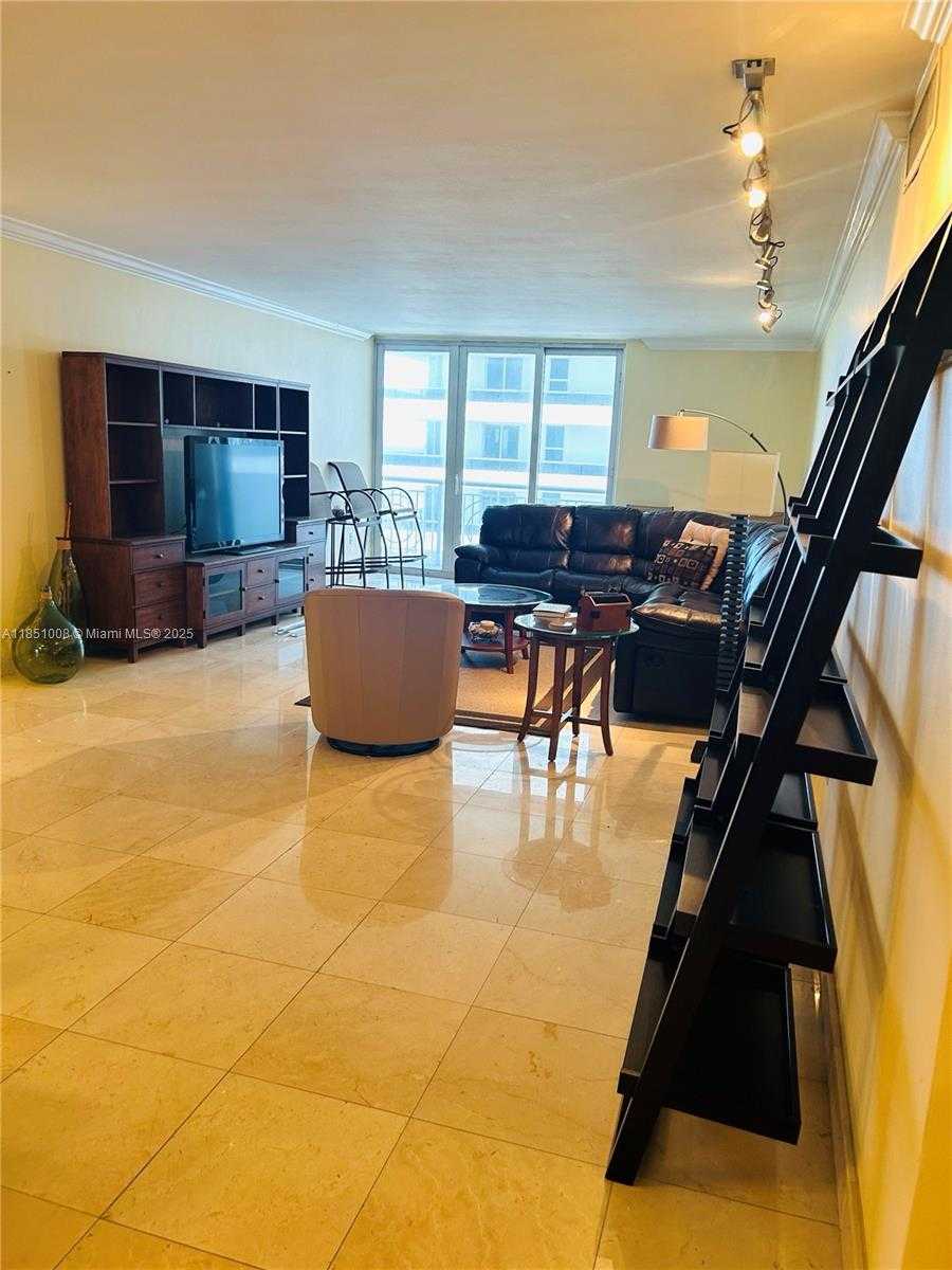 Small Image of 5825 COLLINS AVE #10H, Miami Beach Number 11