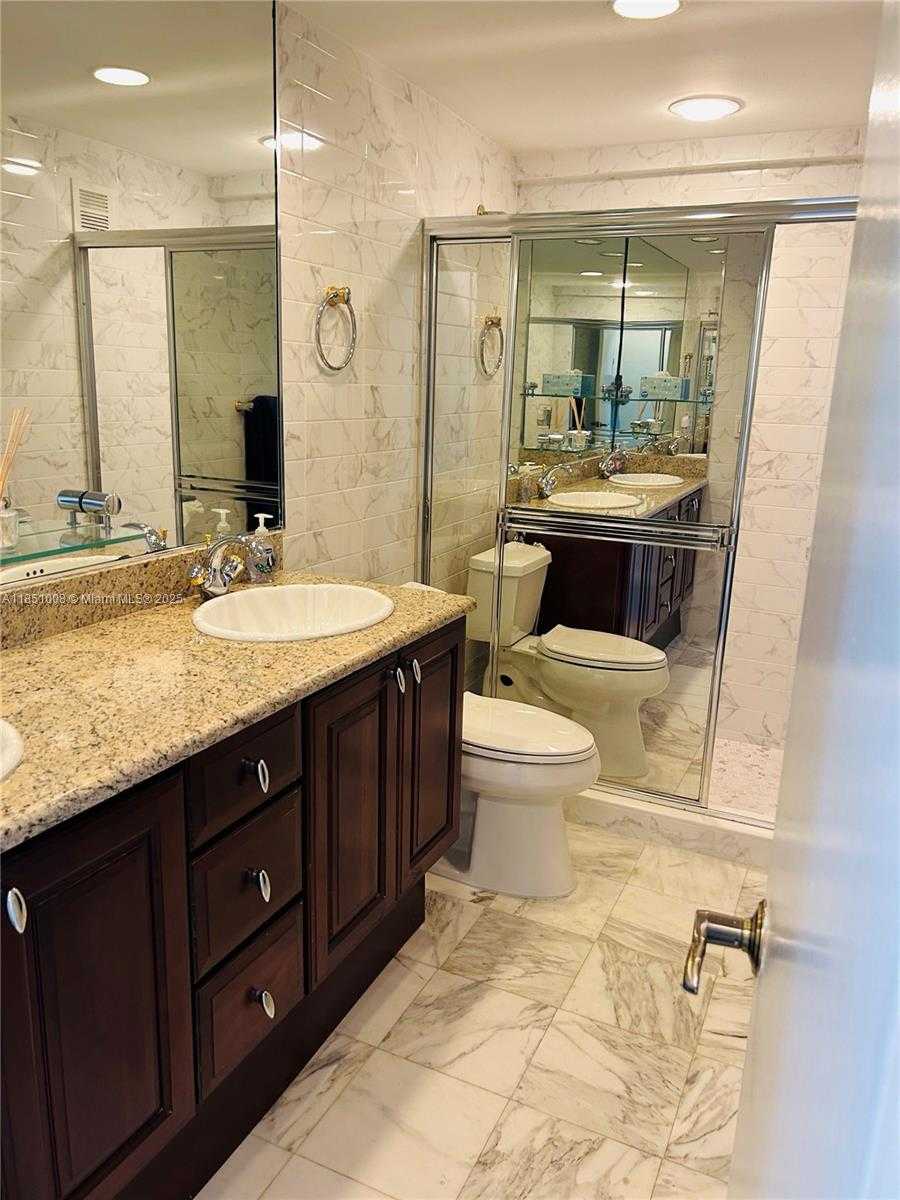 Small Image of 5825 COLLINS AVE #10H, Miami Beach Number 26