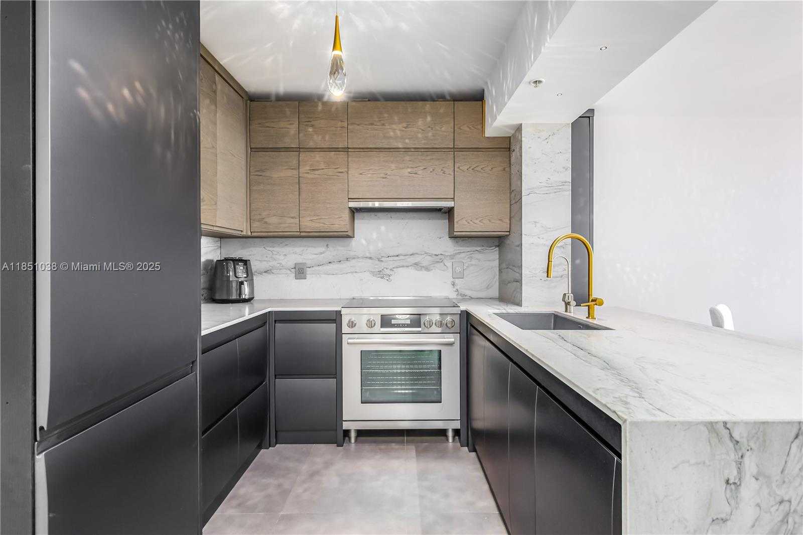 Small Image of 1800 SUNSET HARBOUR DR #2105, Miami Beach Number 8