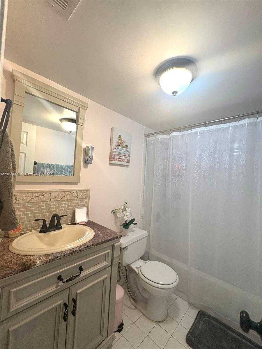 Small Image of 18850 NORTH WEST 57TH AVE #306, Hialeah Number 11