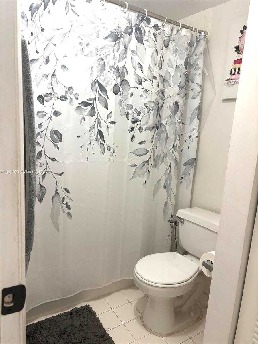 Small Image of 18850 NORTH WEST 57TH AVE #306, Hialeah Number 14