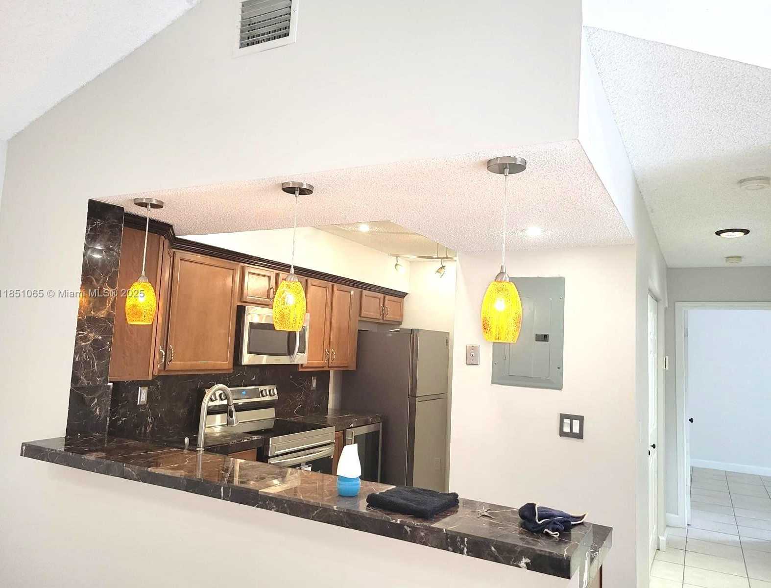 Small Image of 18850 NORTH WEST 57TH AVE #306, Hialeah Number 7