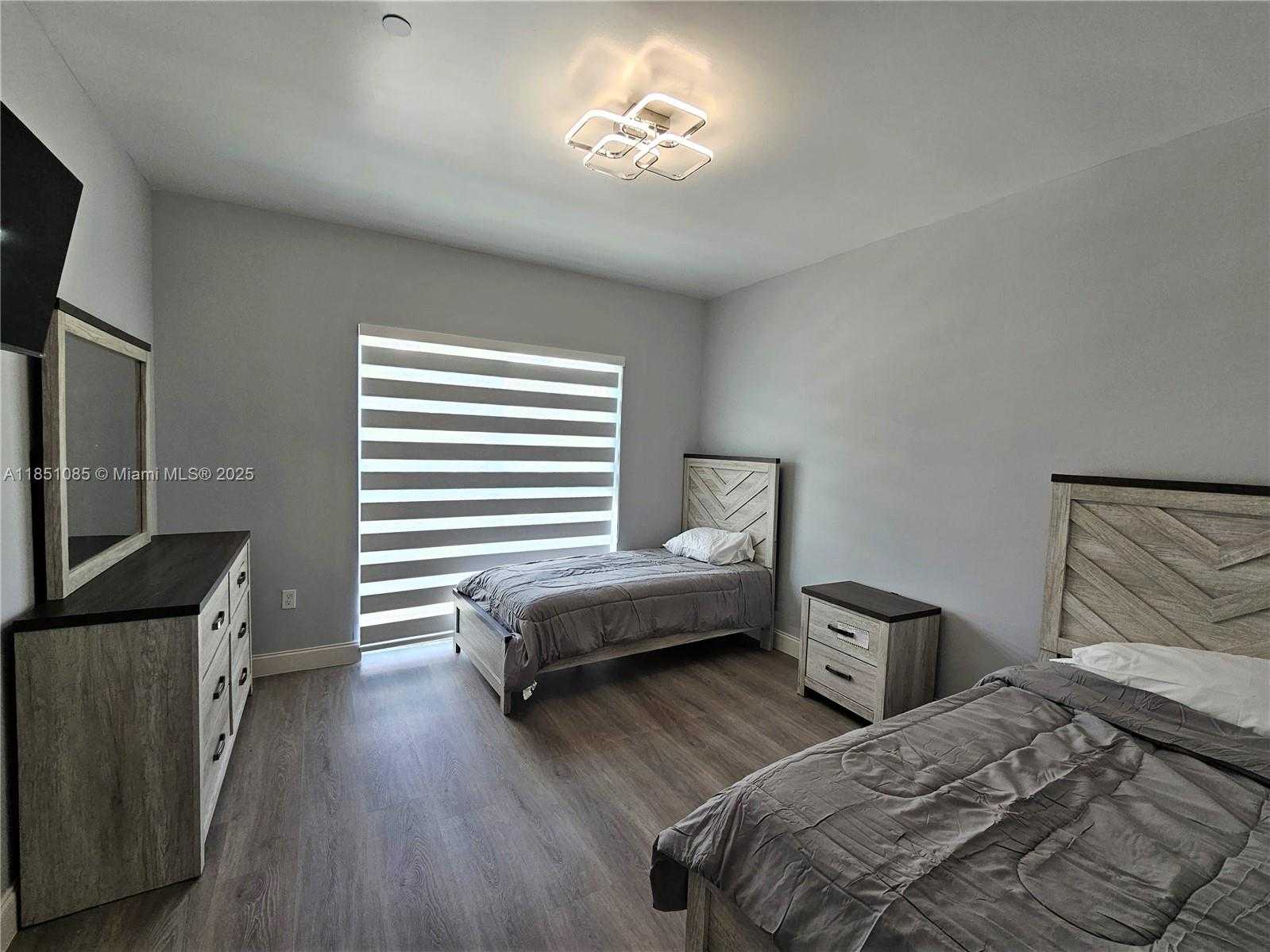 Small Image of 1938 JACKSON ST #202, Hollywood Number 13