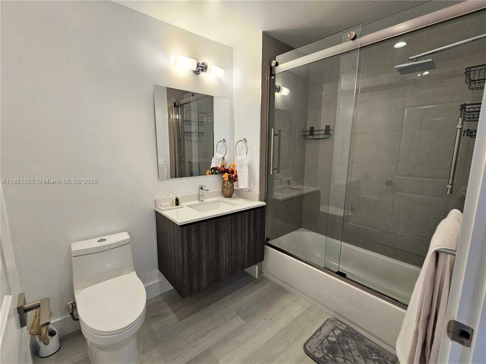 Small Image of 1938 JACKSON ST #202, Hollywood Number 15