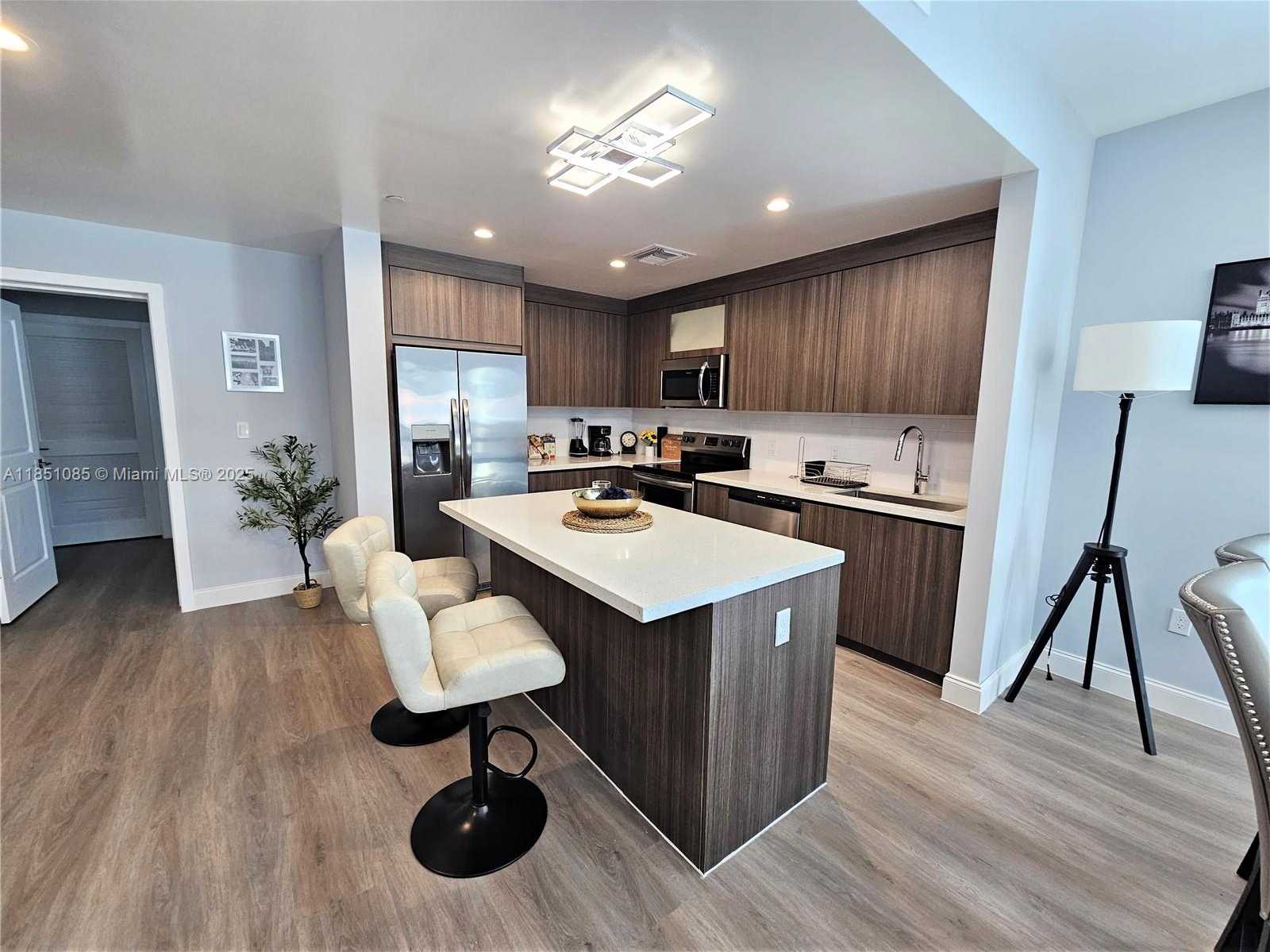 Small Image of 1938 JACKSON ST #202, Hollywood Number 2