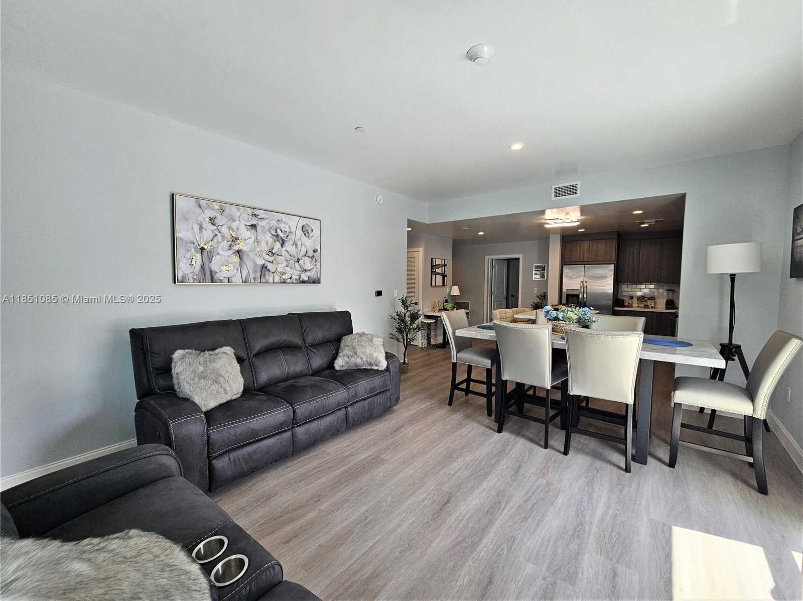 Small Image of 1938 JACKSON ST #202, Hollywood Number 5