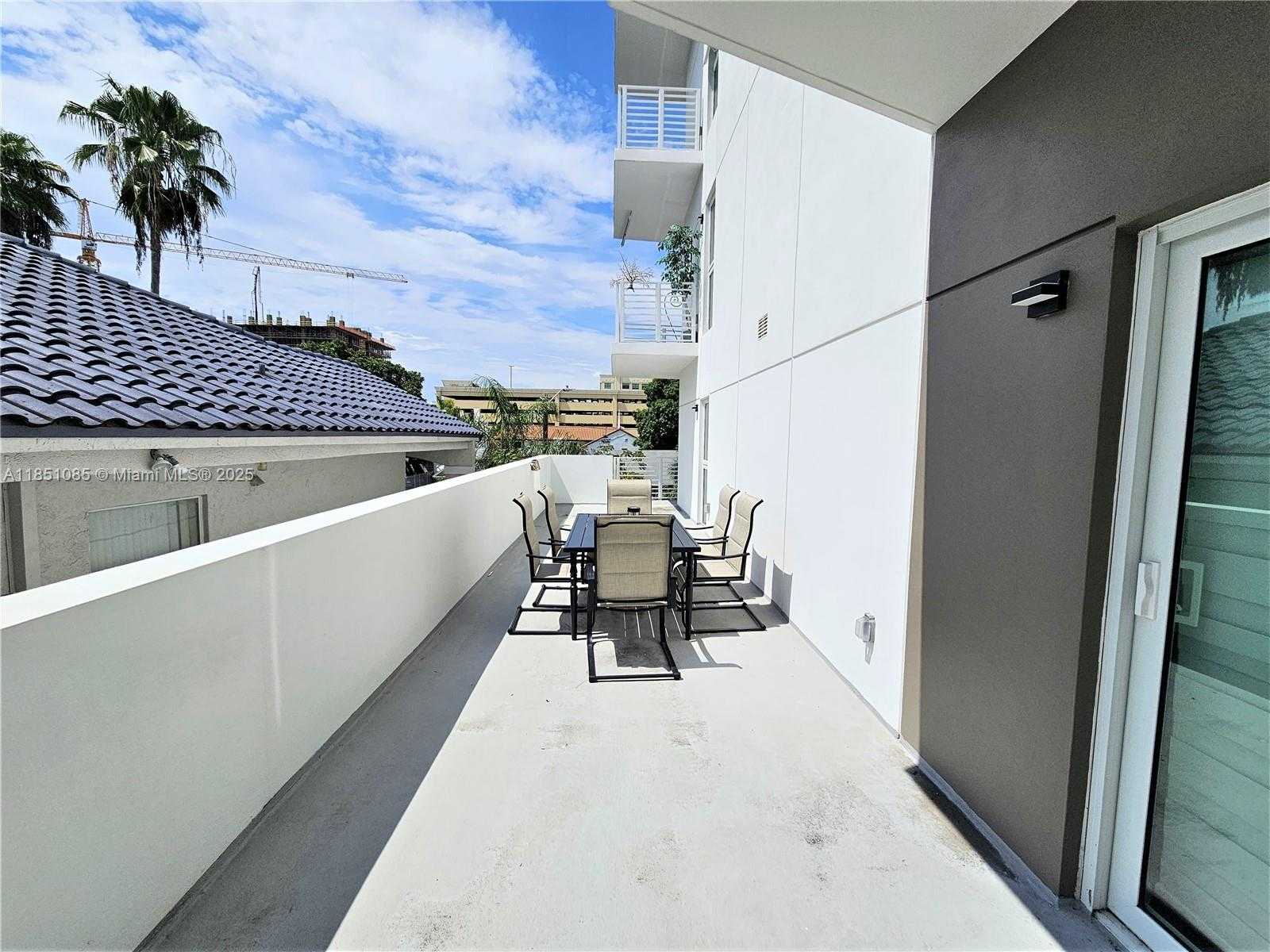 Small Image of 1938 JACKSON ST #202, Hollywood Number 6