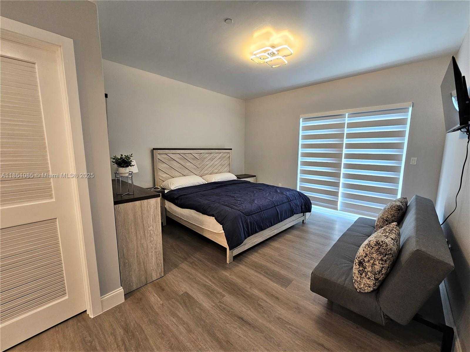 Small Image of 1938 JACKSON ST #202, Hollywood Number 8