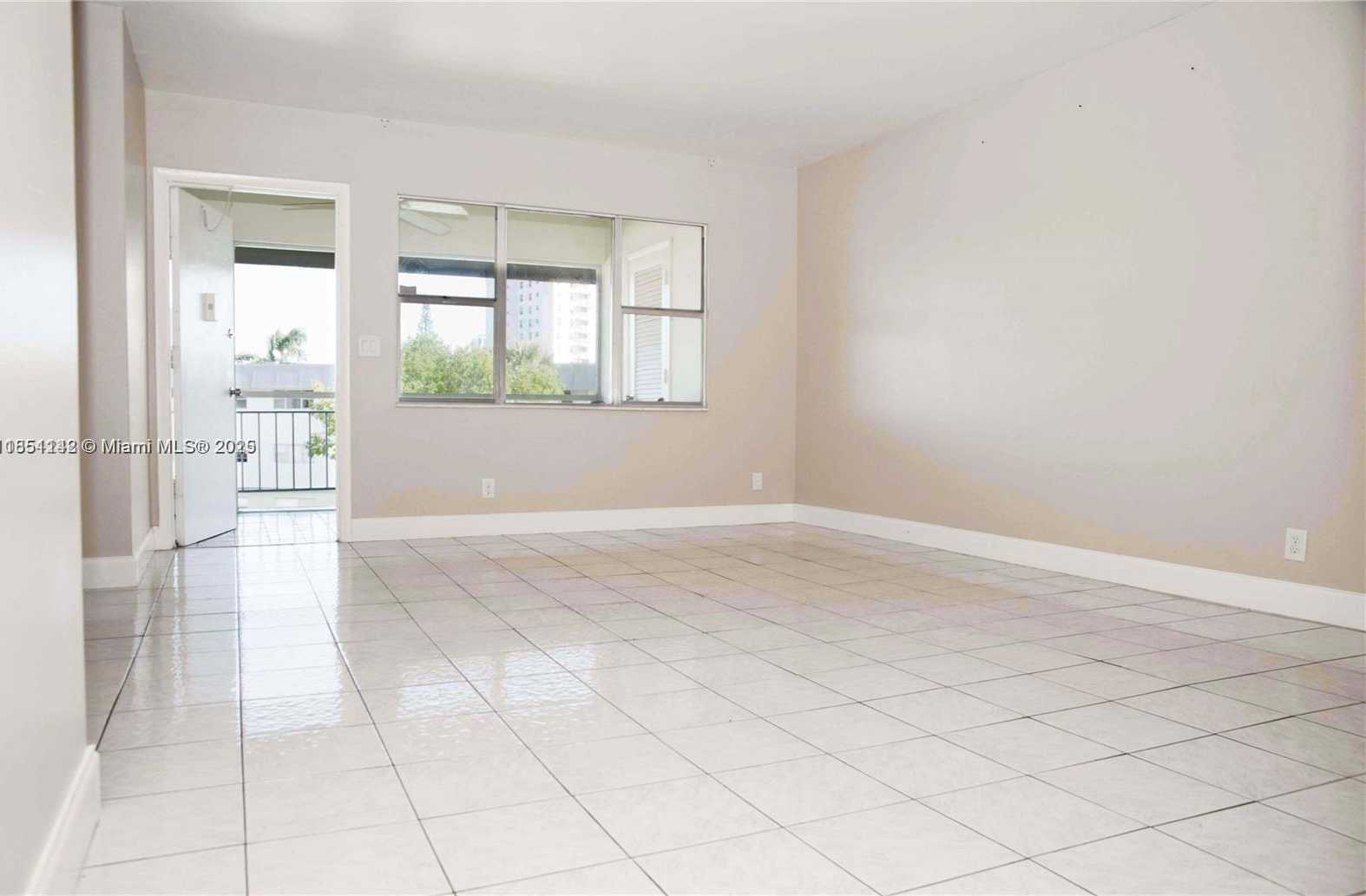 Small Image of 270 LAYNE BLVD #305, Hallandale Beach Number 5