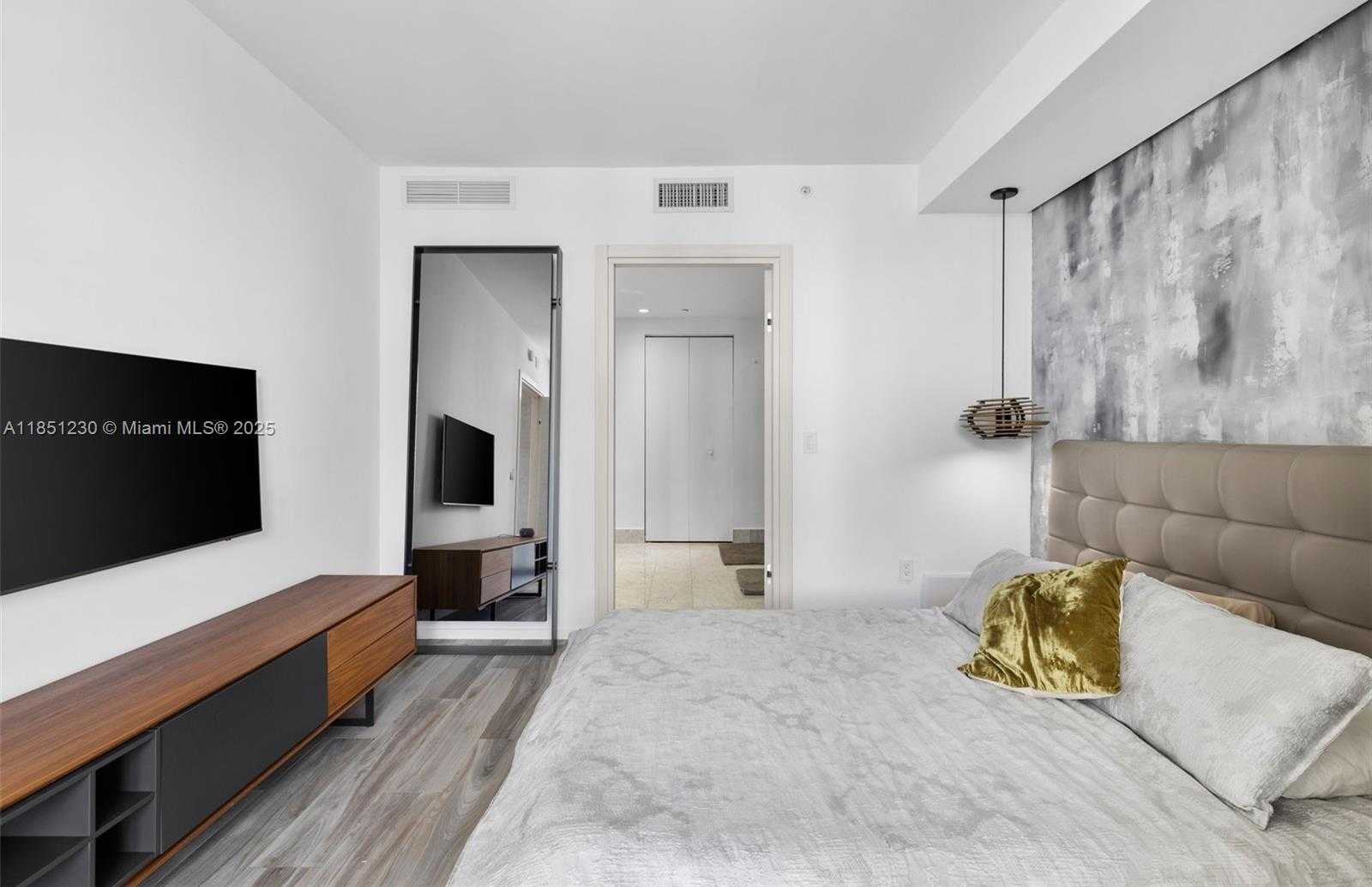 Small Image of 801 SOUTH MIAMI AVE #3301, Miami Number 30