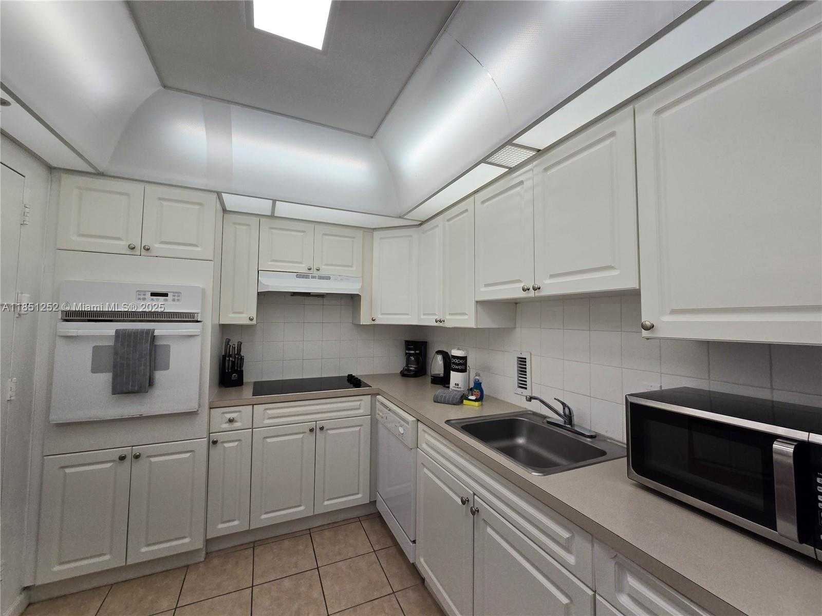 Small Image of 3901 SOUTH OCEAN DR #5C, Hollywood Number 10
