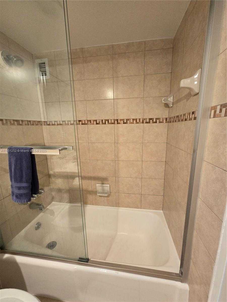 Small Image of 3901 SOUTH OCEAN DR #5C, Hollywood Number 14