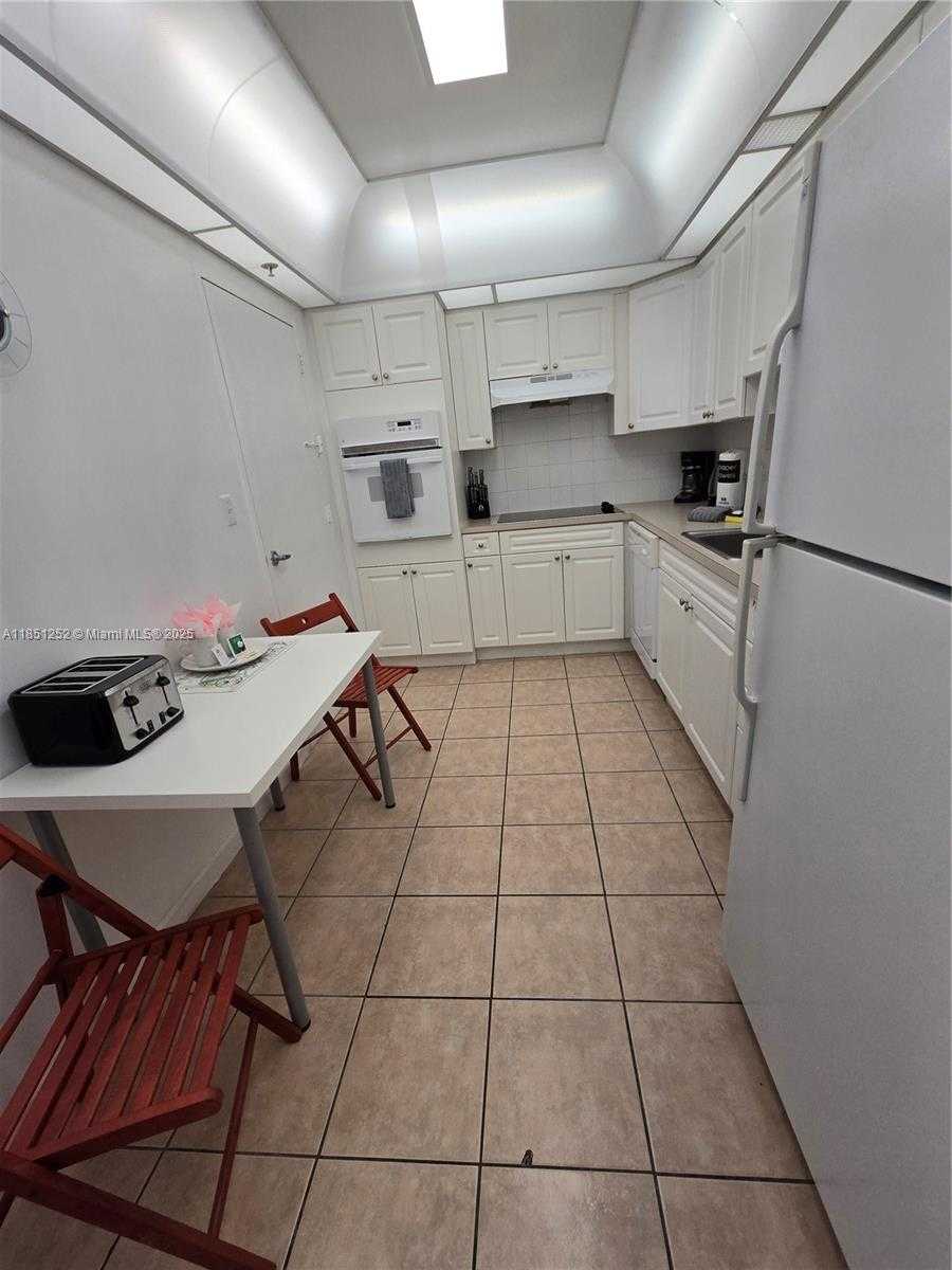 Small Image of 3901 SOUTH OCEAN DR #5C, Hollywood Number 7