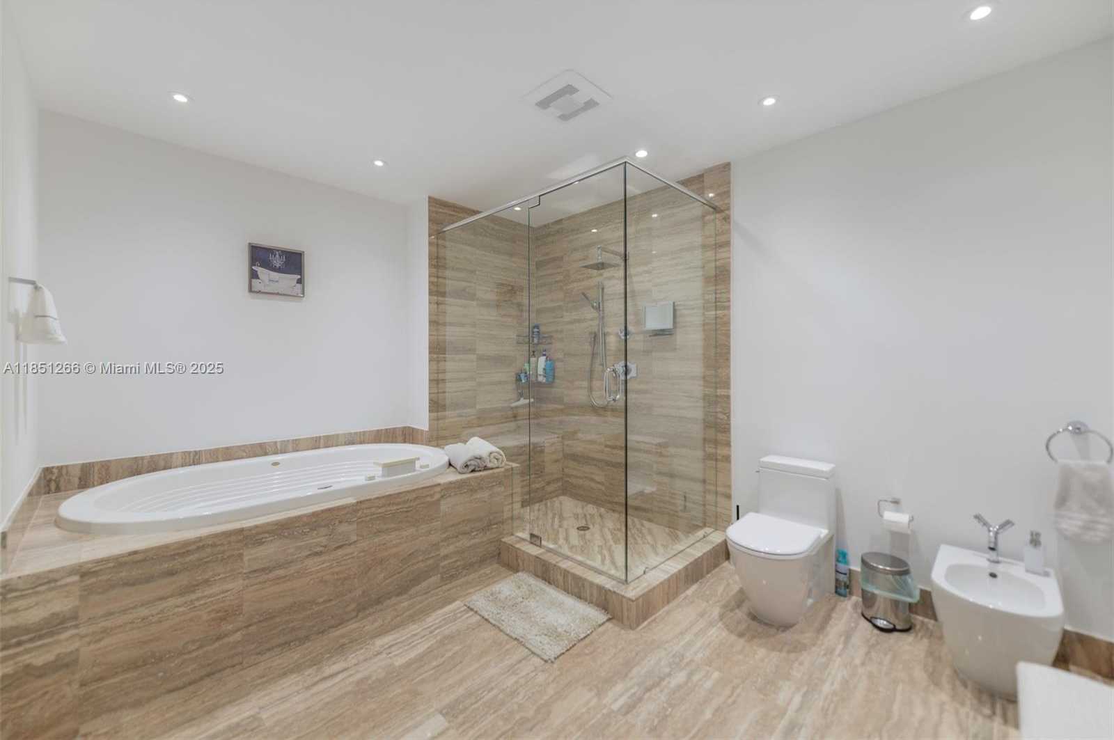 Small Image of 15901 COLLINS AVE #1602, Sunny Isles Beach Number 25