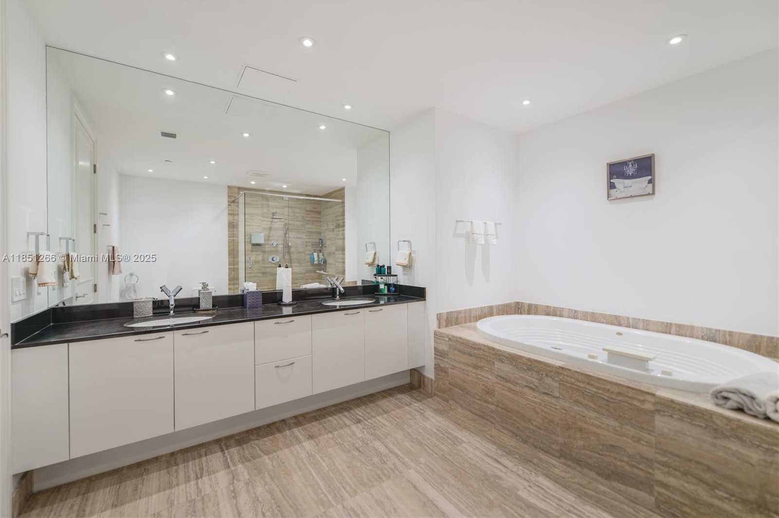 Small Image of 15901 COLLINS AVE #1602, Sunny Isles Beach Number 26