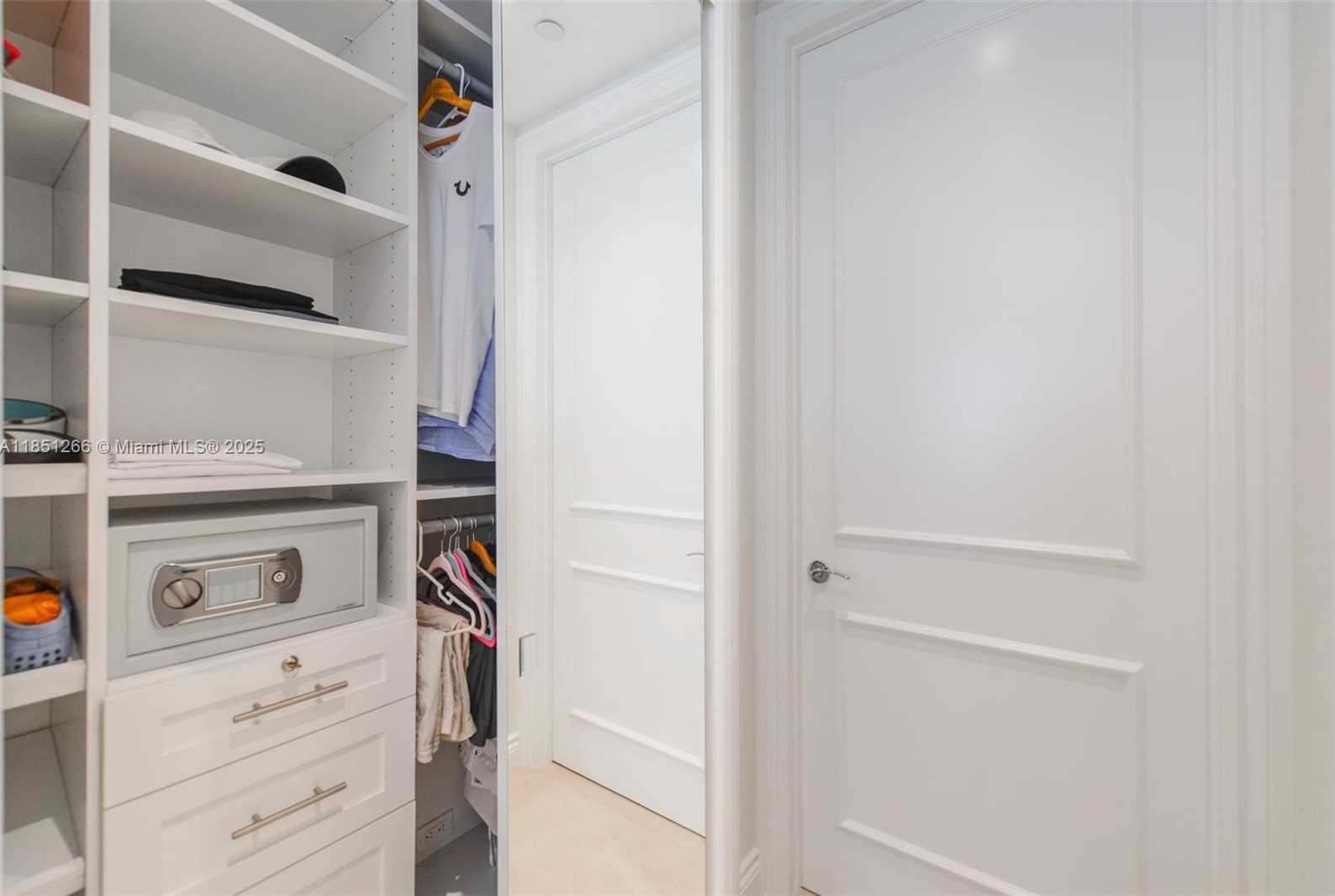 Small Image of 15901 COLLINS AVE #1602, Sunny Isles Beach Number 27