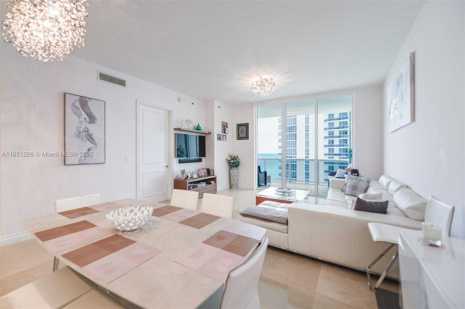 Small Image of 15901 COLLINS AVE #1602, Sunny Isles Beach Number 4
