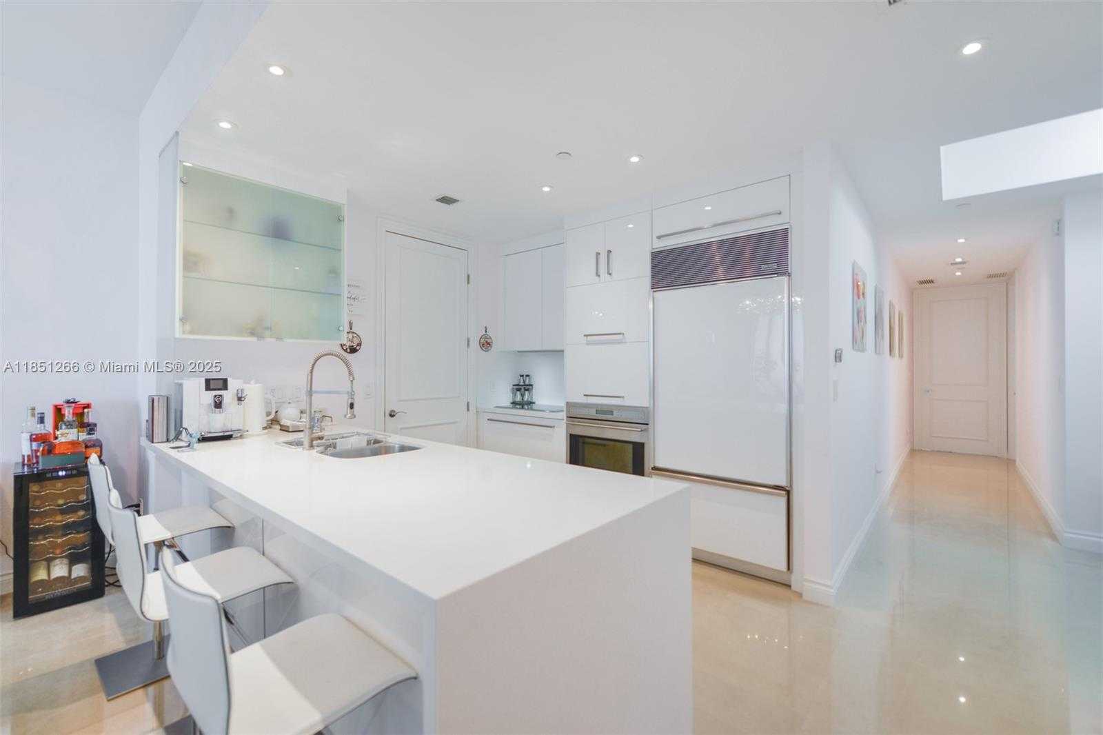 Small Image of 15901 COLLINS AVE #1602, Sunny Isles Beach Number 5