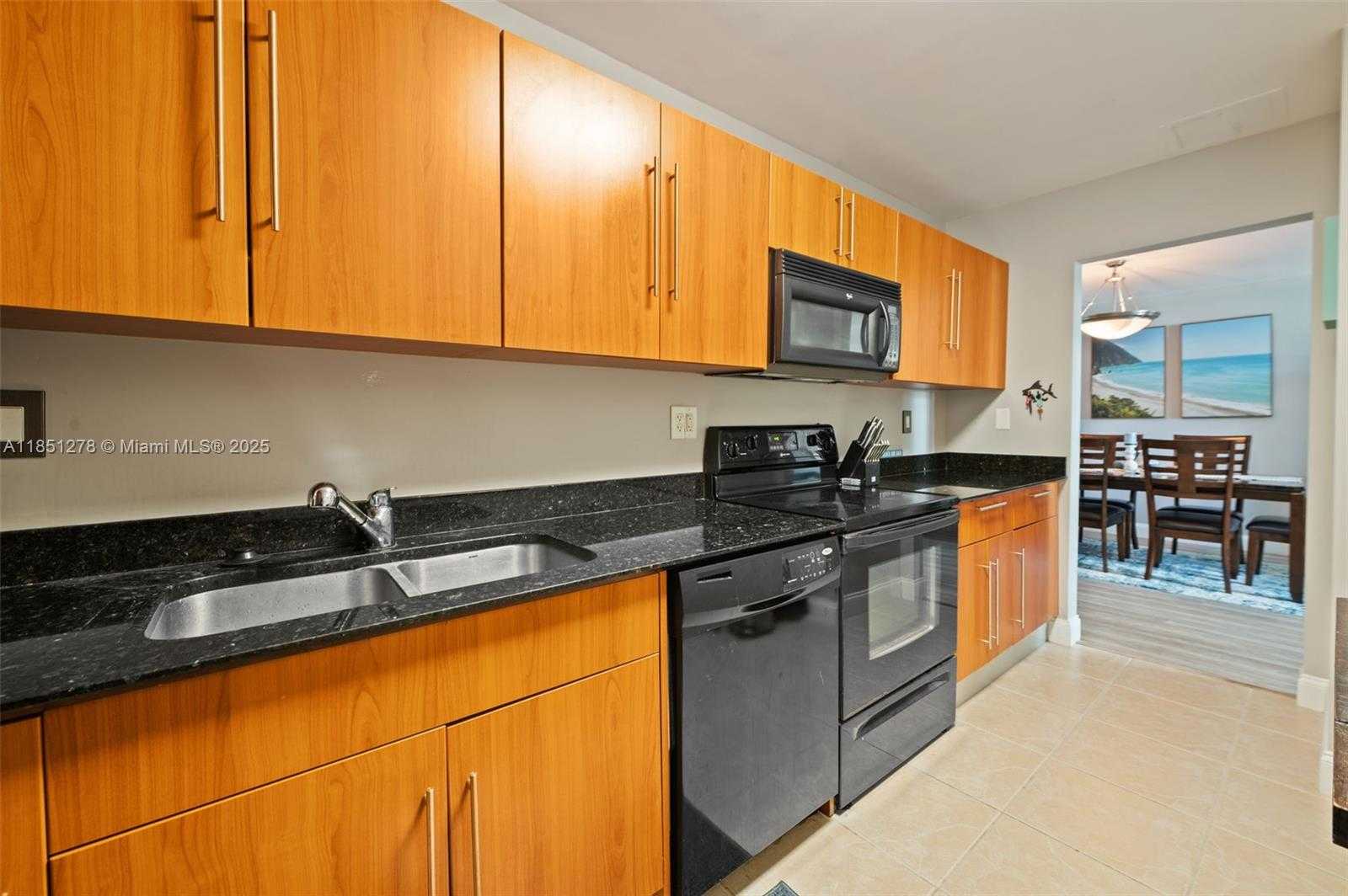 Small Image of 3000 SOUTH OCEAN DR #102, Hollywood Number 13