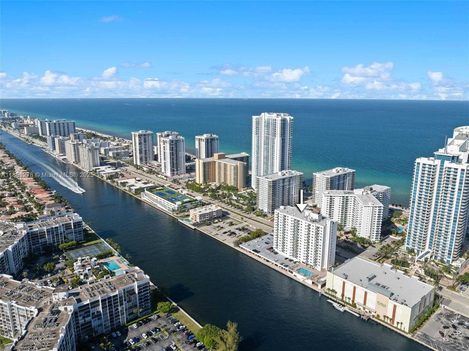 Small Image of 3000 SOUTH OCEAN DR #102, Hollywood Number 3