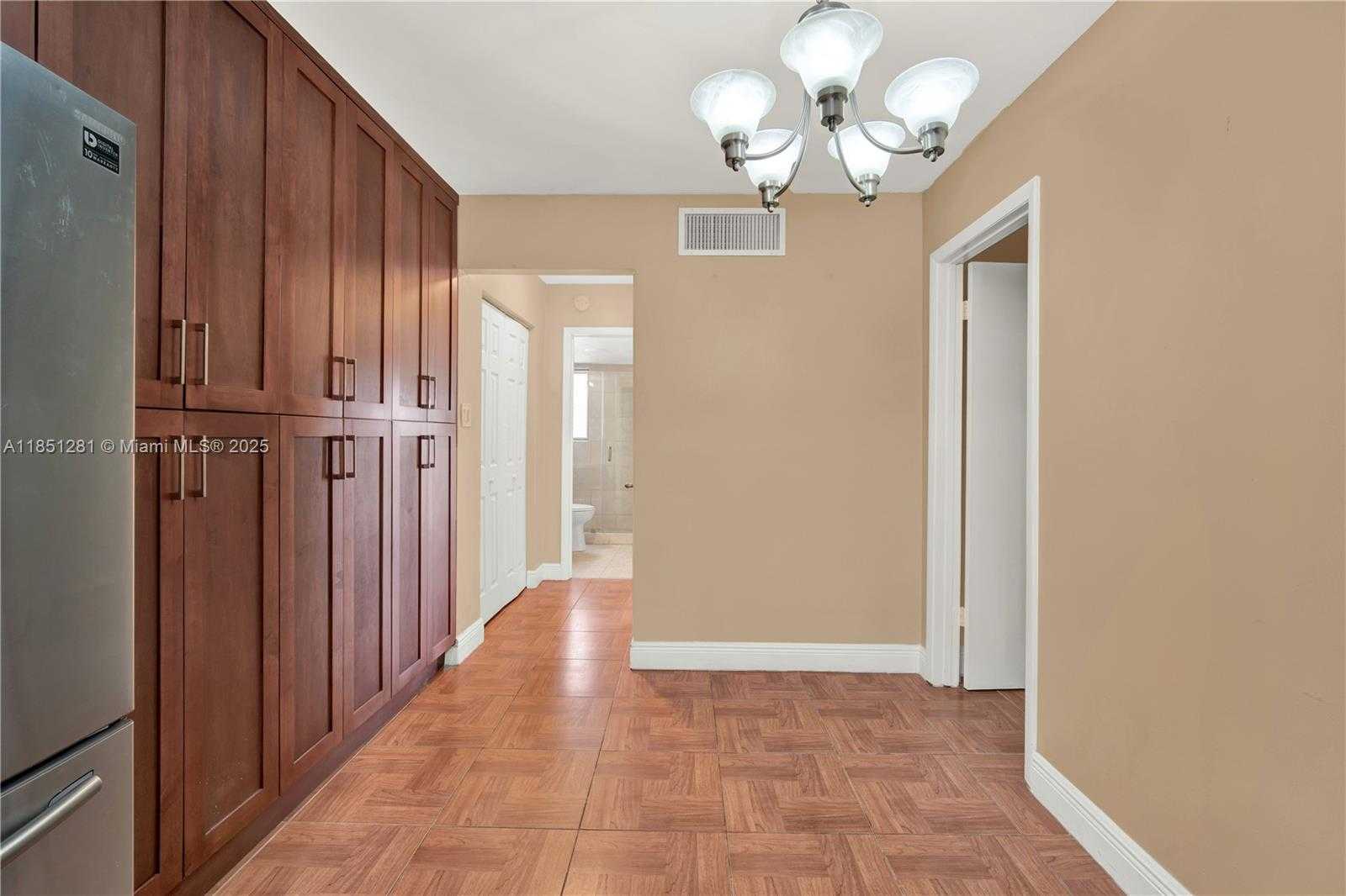 Small Image of 1340 LINCOLN RD #207, Miami Beach Number 10