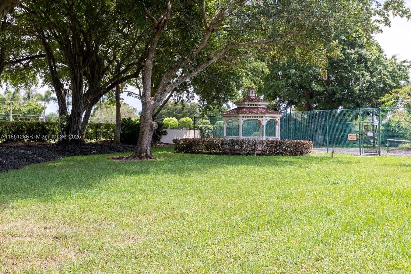 Small Image of 23393 BARLAKE DR, Boca Raton Number 10