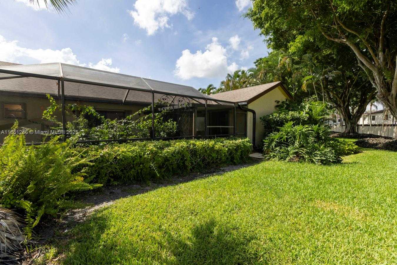 Small Image of 23393 BARLAKE DR, Boca Raton Number 14