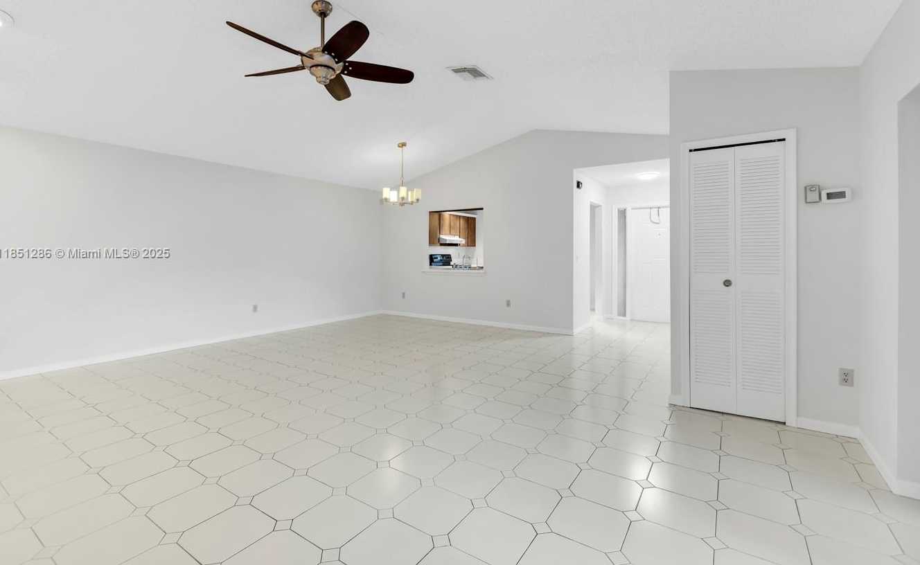 Small Image of 23393 BARLAKE DR, Boca Raton Number 17