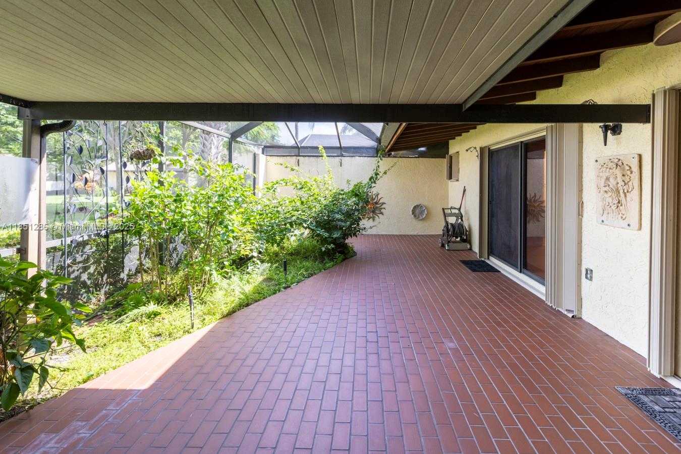 Small Image of 23393 BARLAKE DR, Boca Raton Number 19