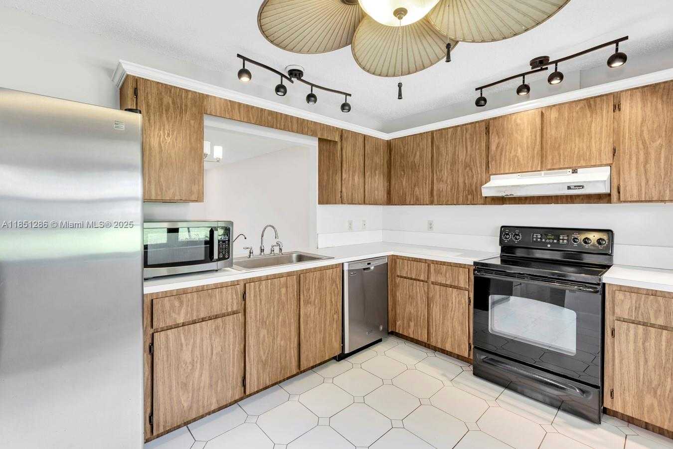 Small Image of 23393 BARLAKE DR, Boca Raton Number 22