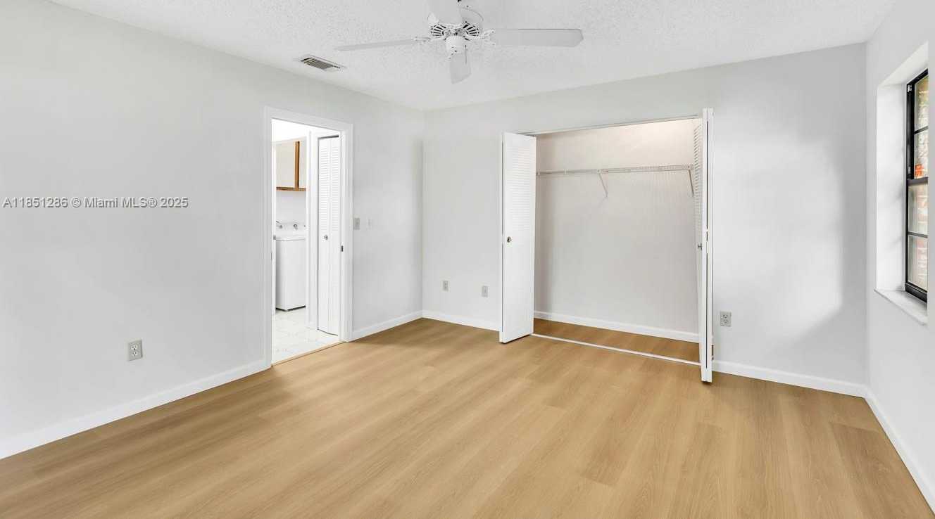 Small Image of 23393 BARLAKE DR, Boca Raton Number 27