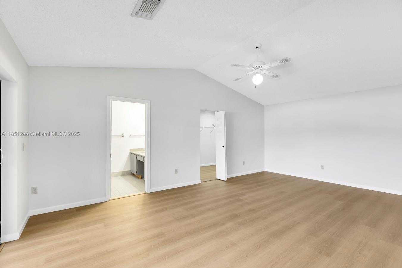Small Image of 23393 BARLAKE DR, Boca Raton Number 32