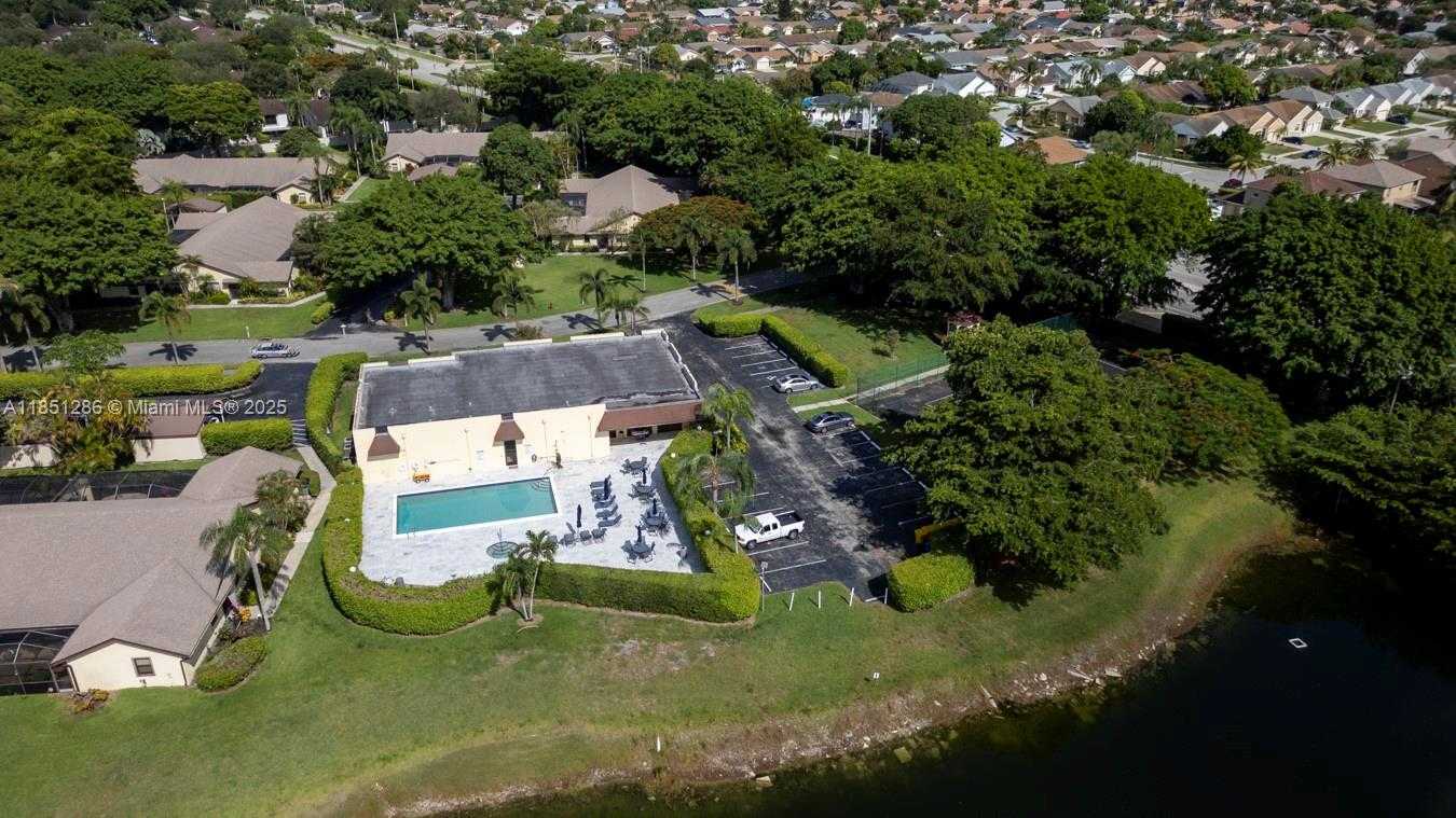 Small Image of 23393 BARLAKE DR, Boca Raton Number 46