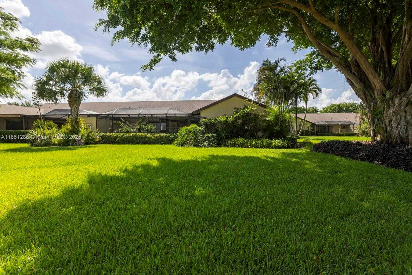 Small Image of 23393 BARLAKE DR, Boca Raton Number 6