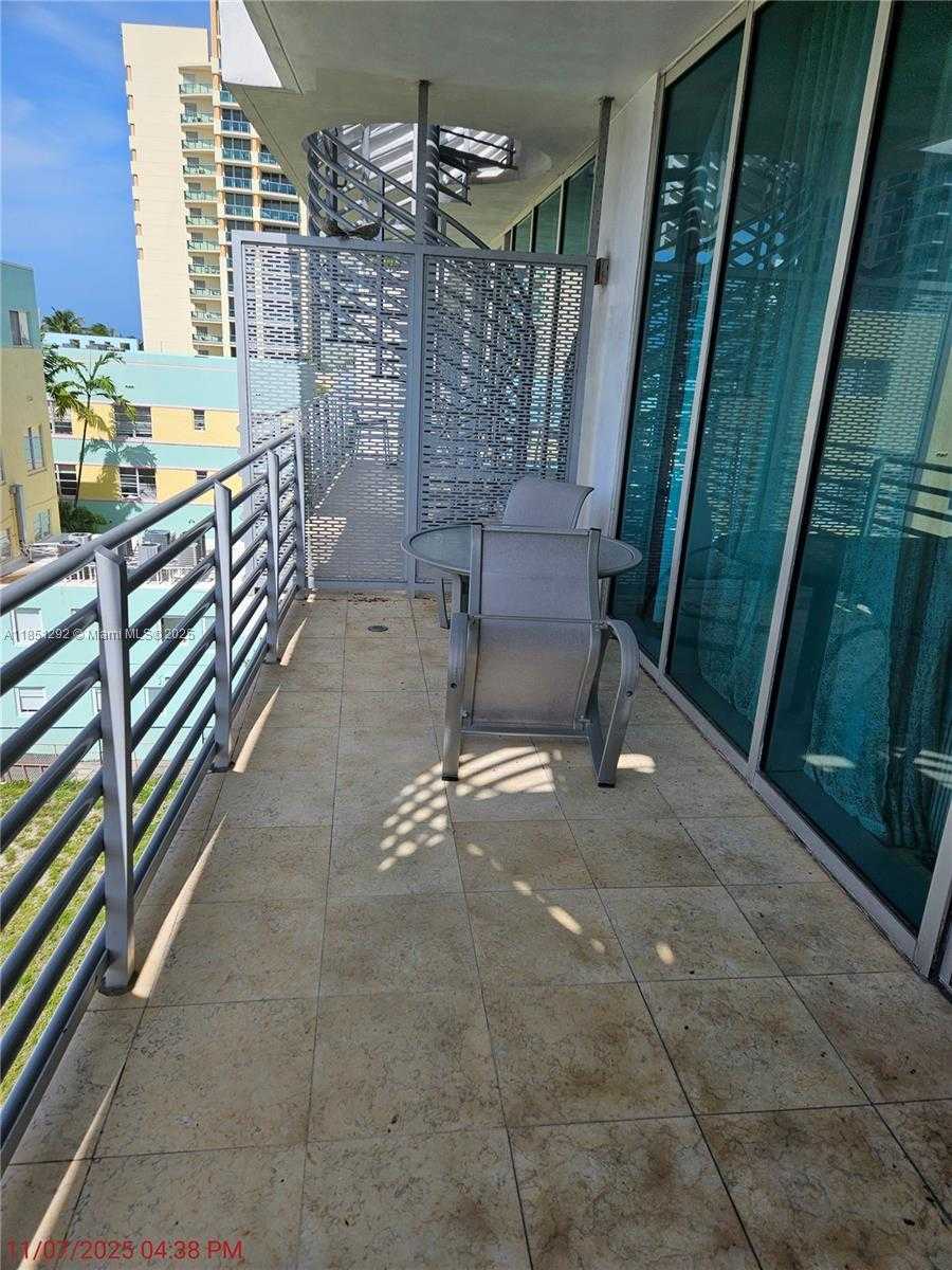 Small Image of 1437 COLLINS AVE #PH18, Miami Beach Number 10
