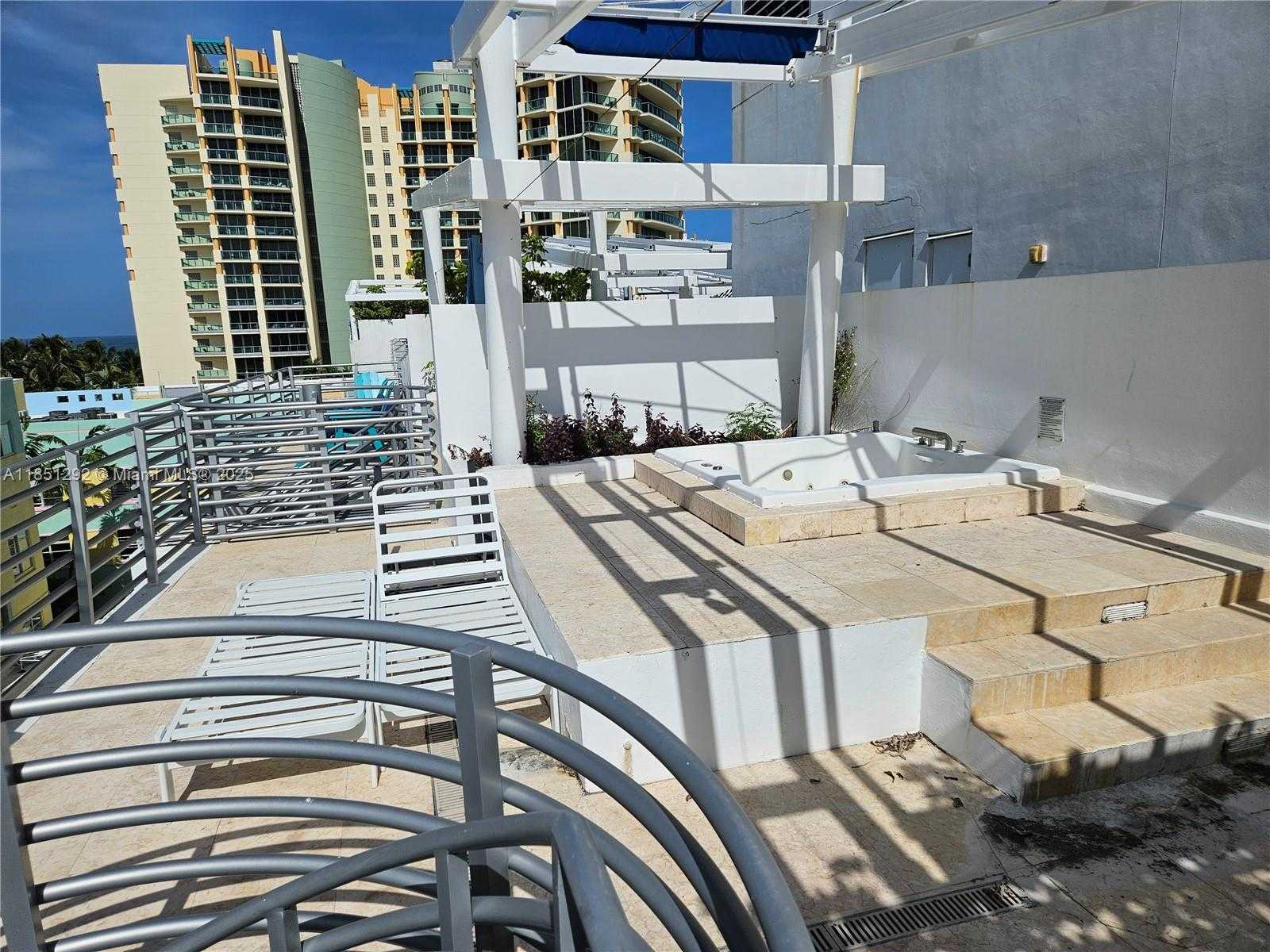 Small Image of 1437 COLLINS AVE #PH18, Miami Beach Number 11