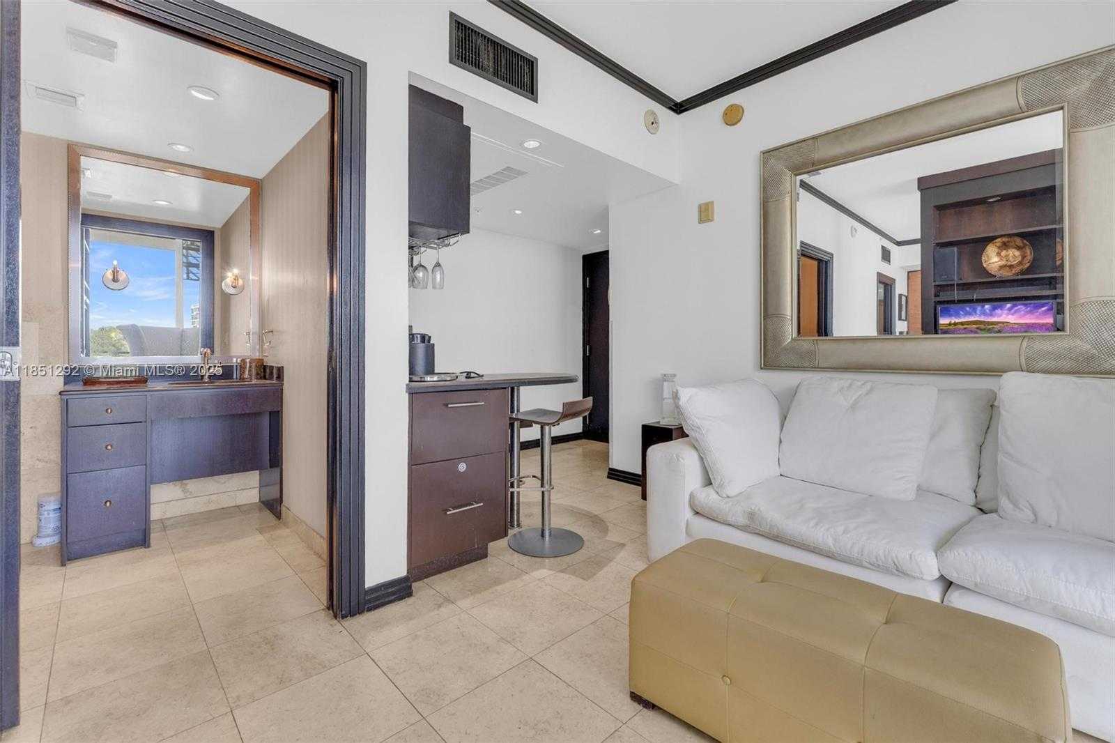 Small Image of 1437 COLLINS AVE #PH18, Miami Beach Number 13