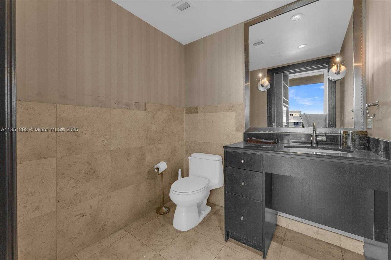 Small Image of 1437 COLLINS AVE #PH18, Miami Beach Number 14