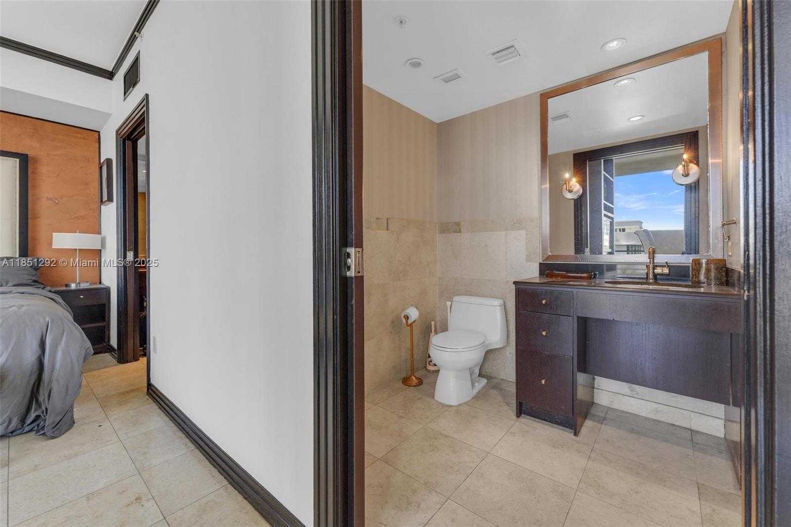 Small Image of 1437 COLLINS AVE #PH18, Miami Beach Number 15