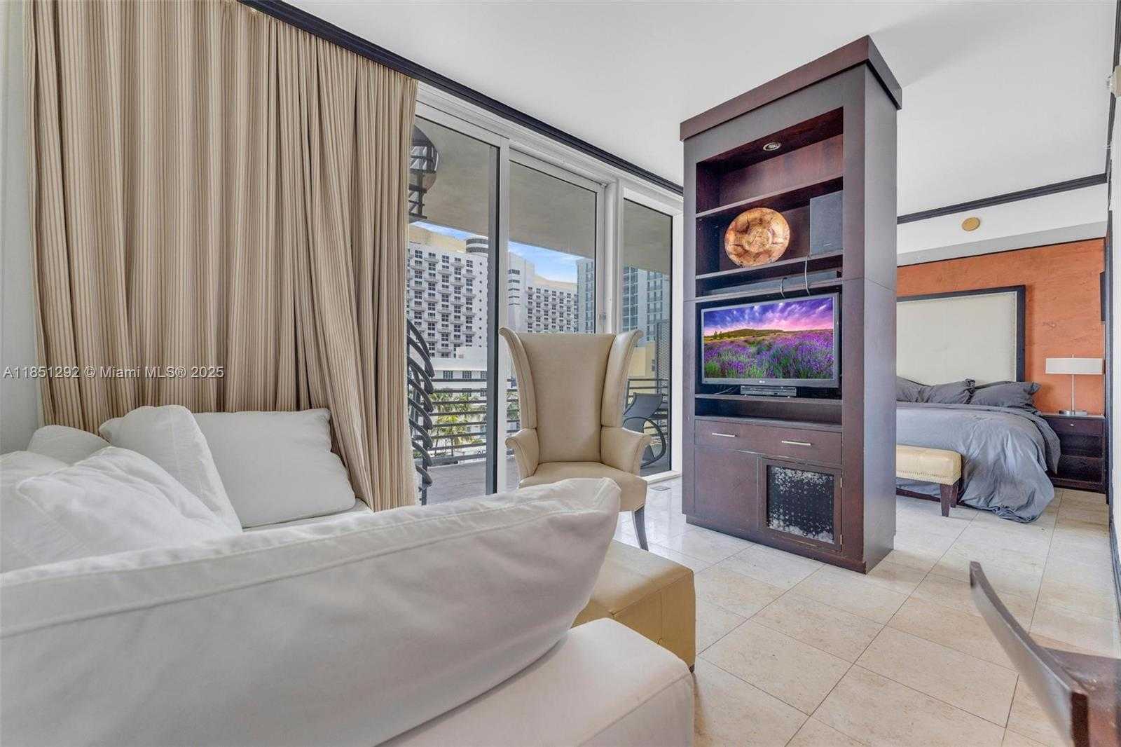 Small Image of 1437 COLLINS AVE #PH18, Miami Beach Number 17