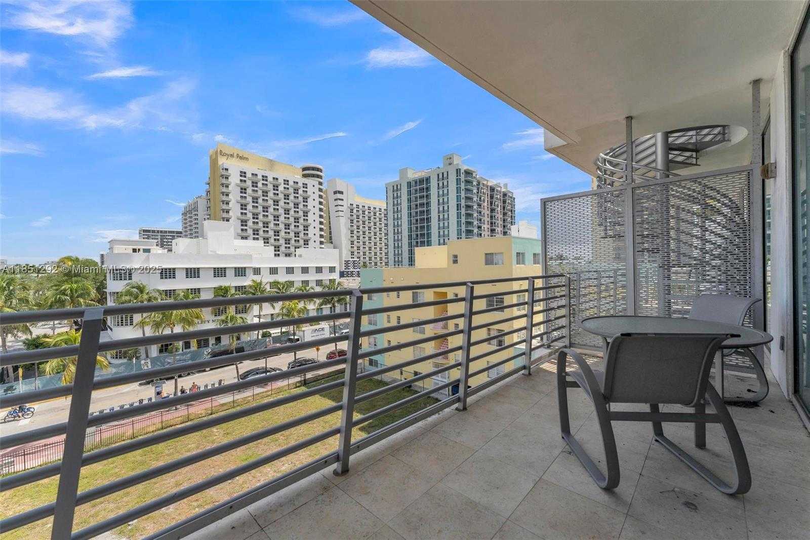 Small Image of 1437 COLLINS AVE #PH18, Miami Beach Number 20
