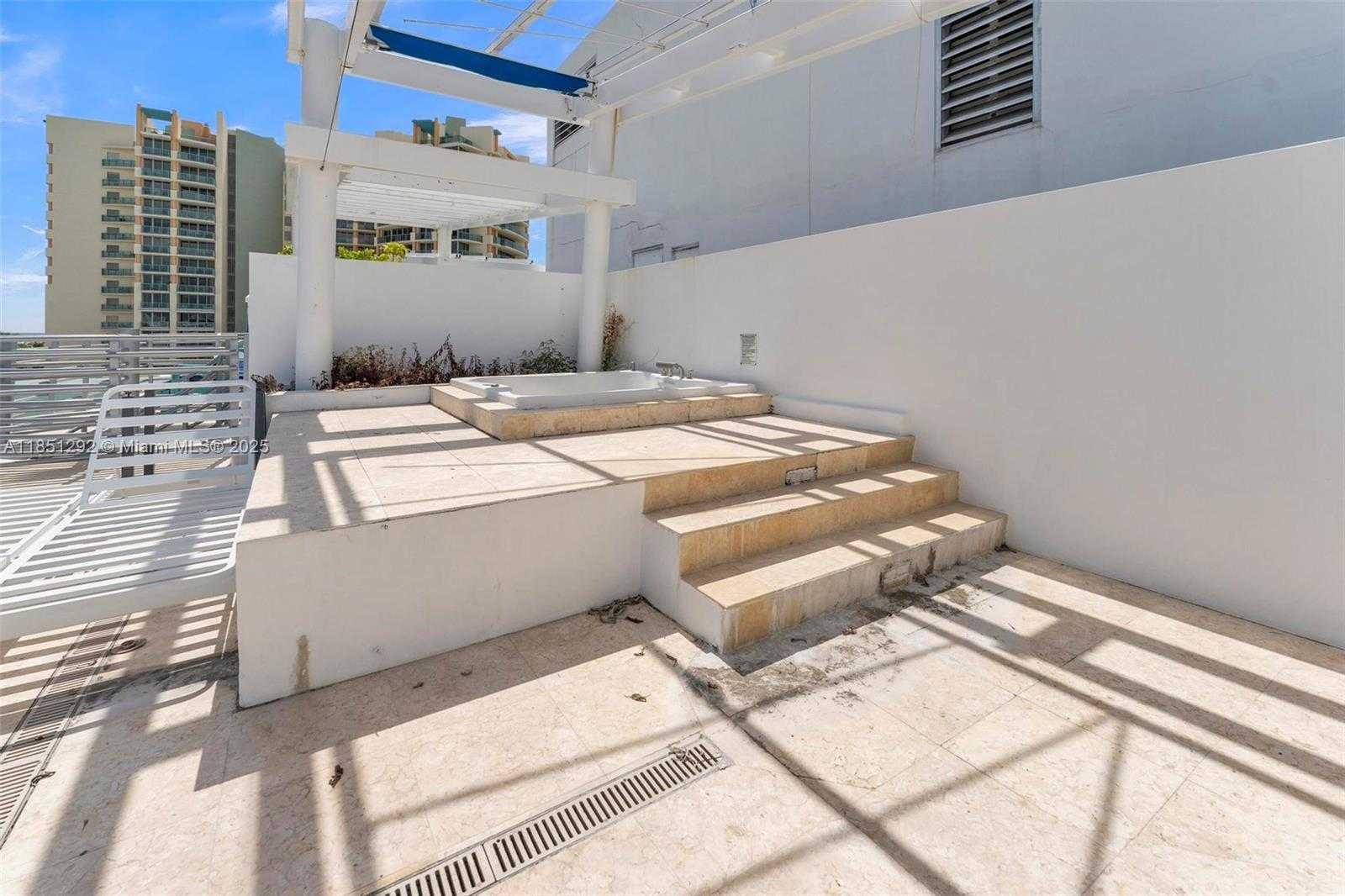 Small Image of 1437 COLLINS AVE #PH18, Miami Beach Number 23