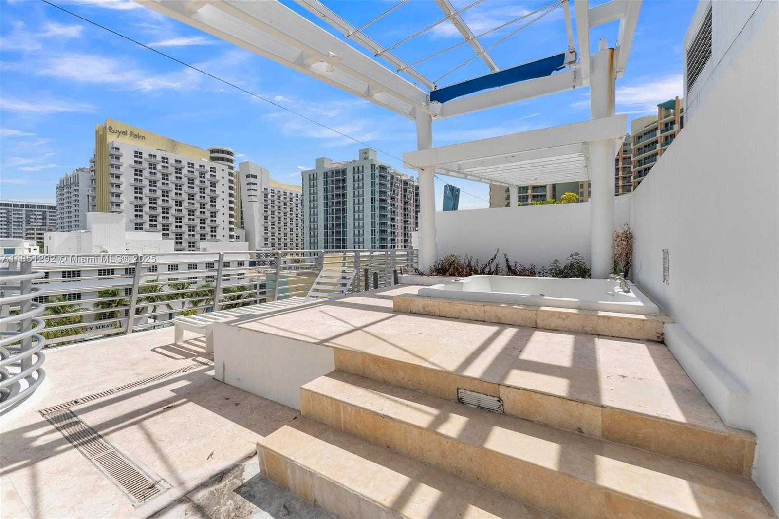 Small Image of 1437 COLLINS AVE #PH18, Miami Beach Number 24