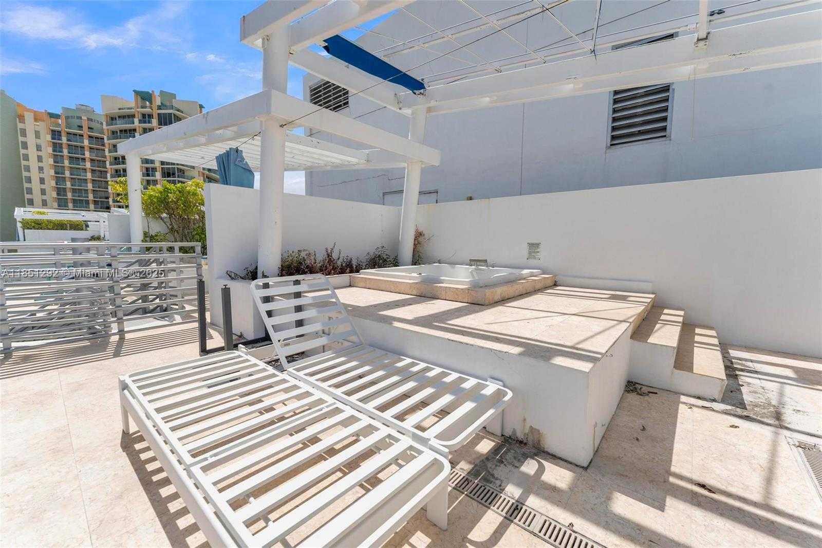 Small Image of 1437 COLLINS AVE #PH18, Miami Beach Number 26