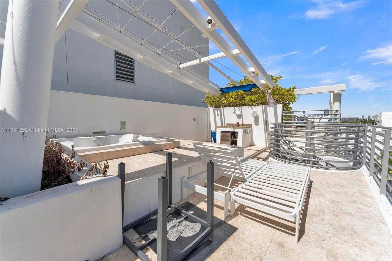 Small Image of 1437 COLLINS AVE #PH18, Miami Beach Number 27