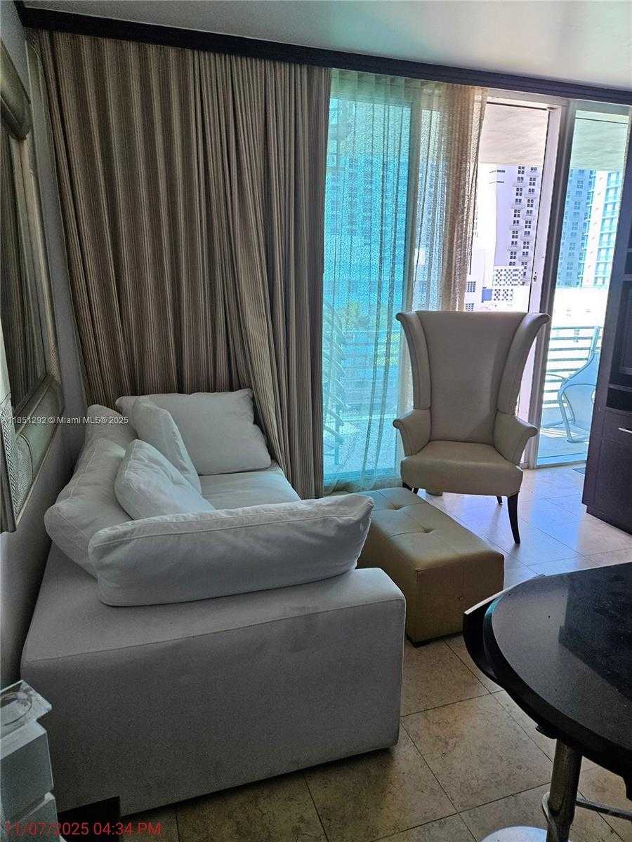 Small Image of 1437 COLLINS AVE #PH18, Miami Beach Number 3