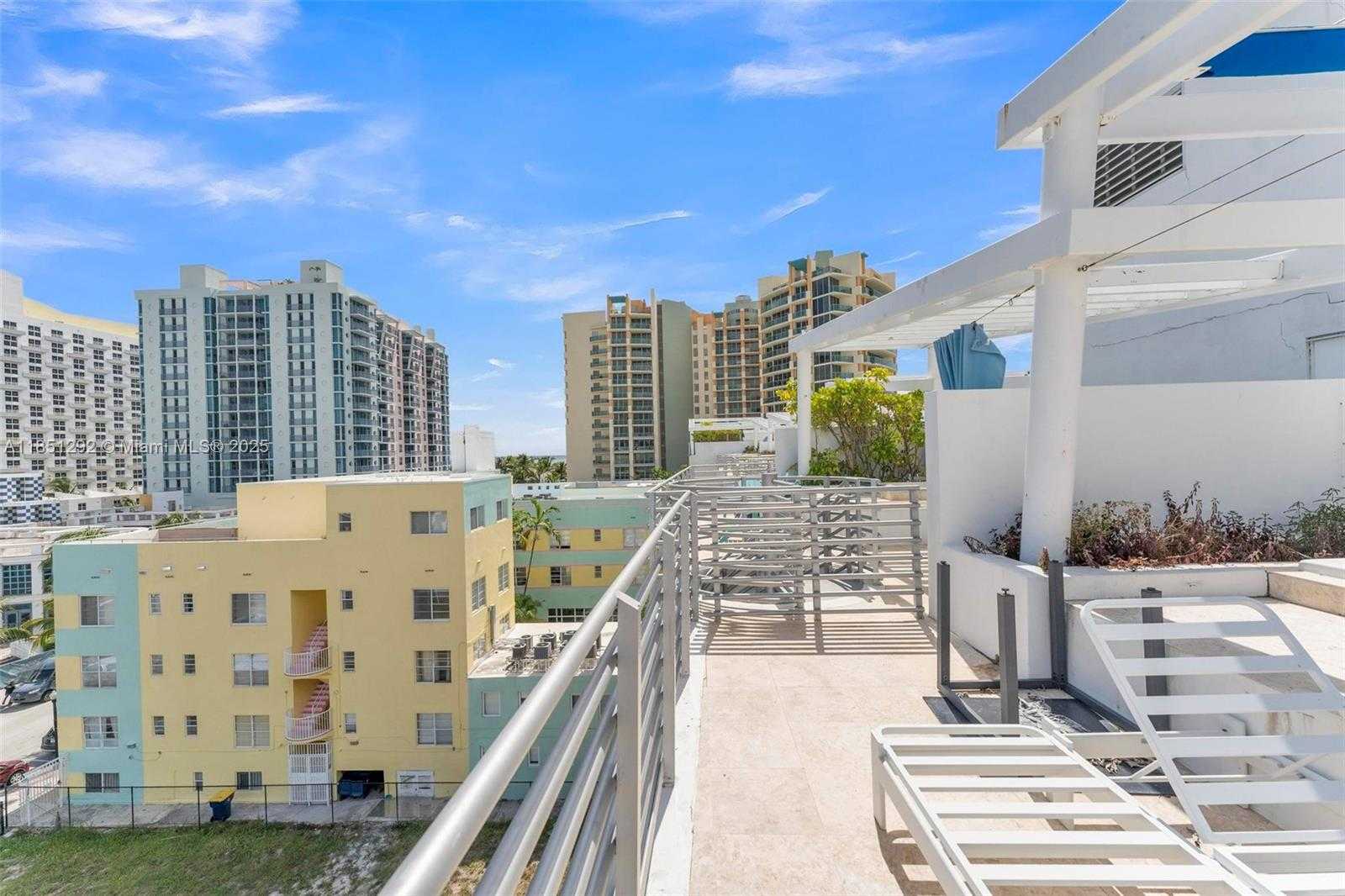 Small Image of 1437 COLLINS AVE #PH18, Miami Beach Number 31