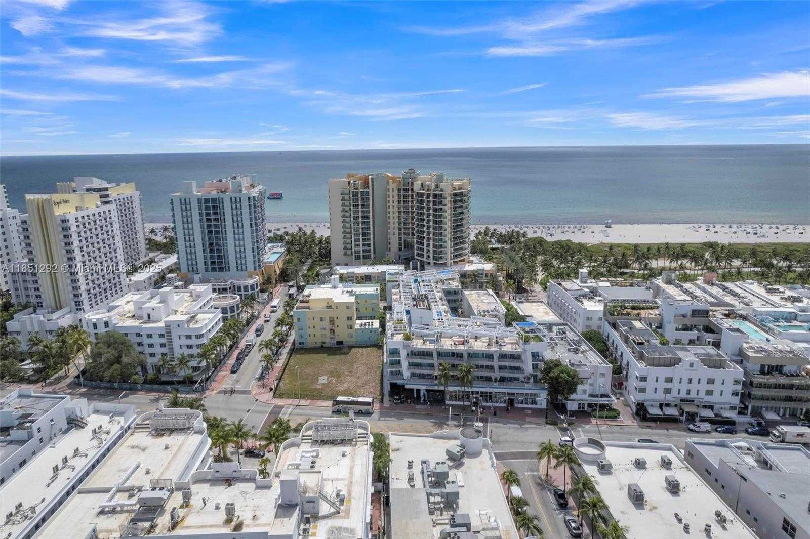 Small Image of 1437 COLLINS AVE #PH18, Miami Beach Number 32